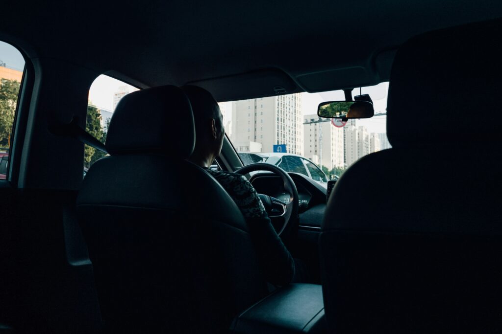 Melhor forma de vender produtos dentro do carro de aplicativo no Brasil
